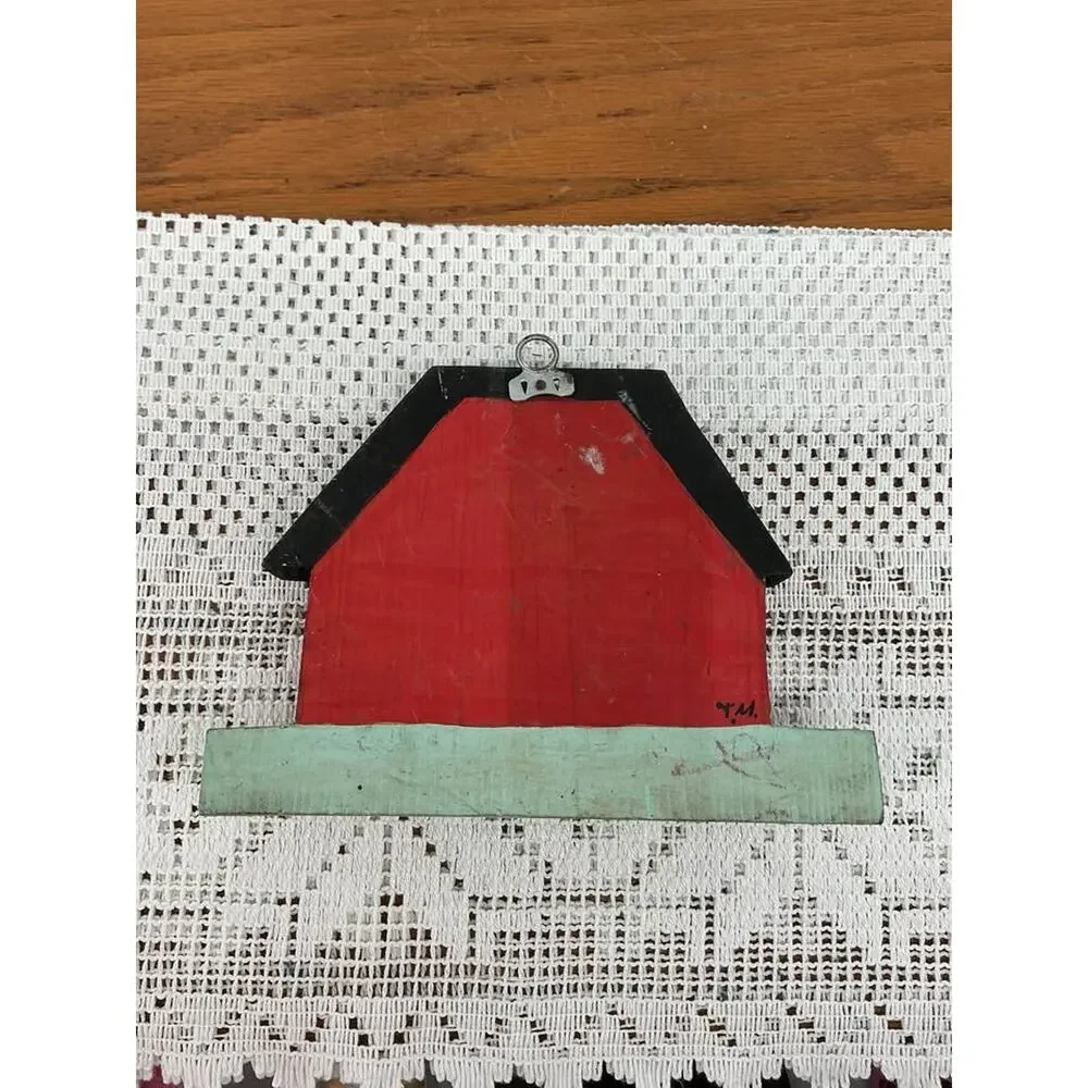 Vintage Red Barn Wooden Key Holder – Rustic Farmhouse Wall Decor